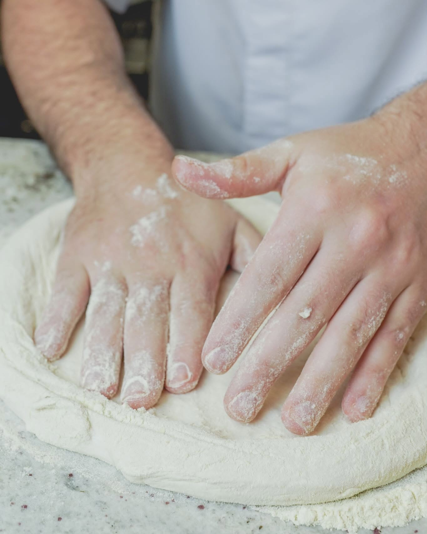 Elaboración artesanal de la pizza Umore